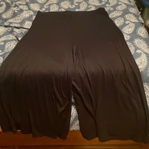 Women’s dress capri’s